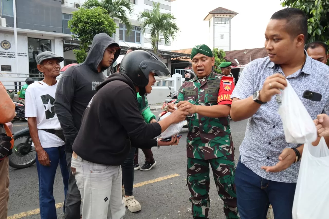 Aksi Bagi Makanan Berlanjut, Bersama Jaga Yogya Semakin Kondusif